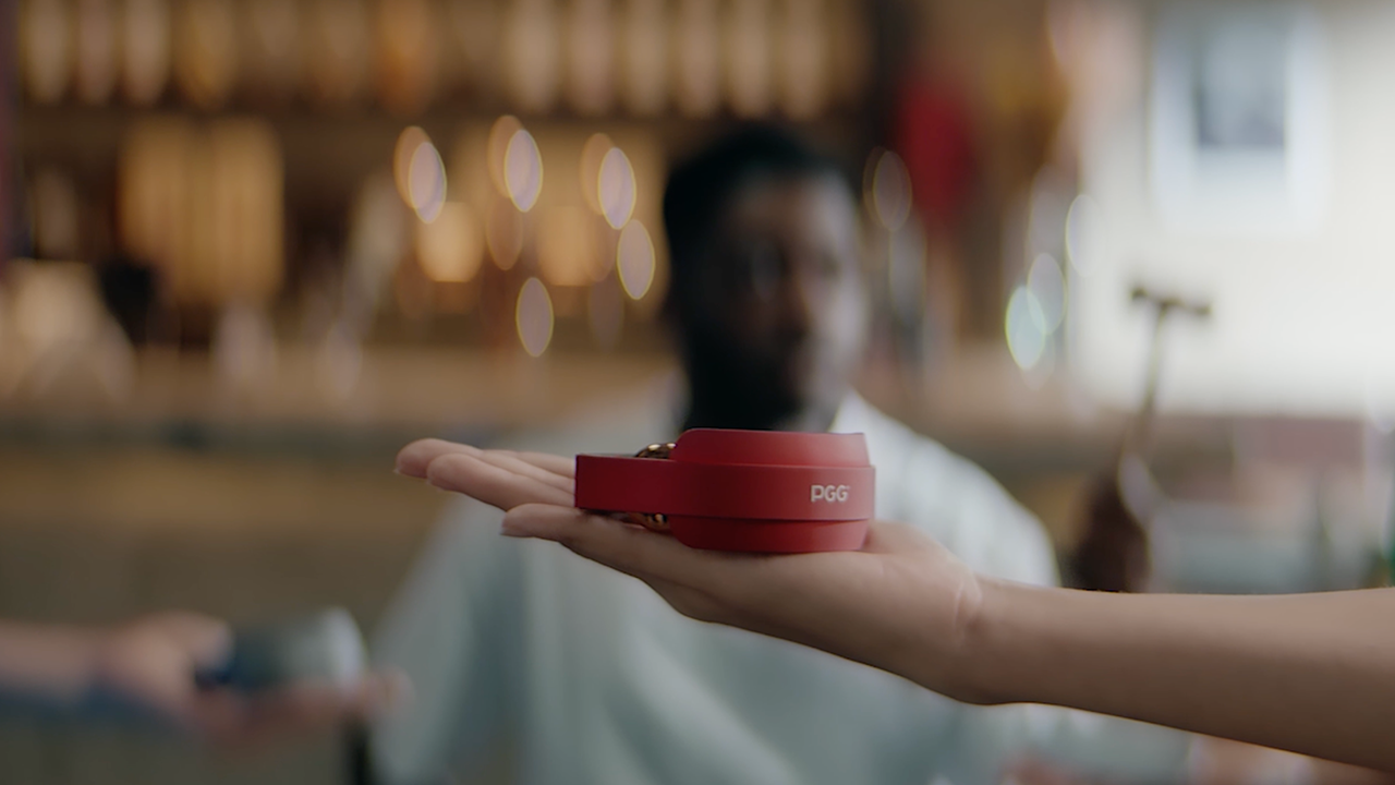 「口袋里的按摩师」5大仿生手法搭配42°恒温热敷,解放僵硬肩颈